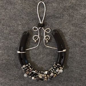 Handcrafted Creative Unique Horseshoe Beaded Art